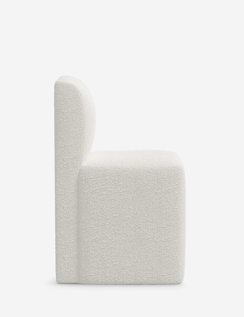 #color::white-boucle