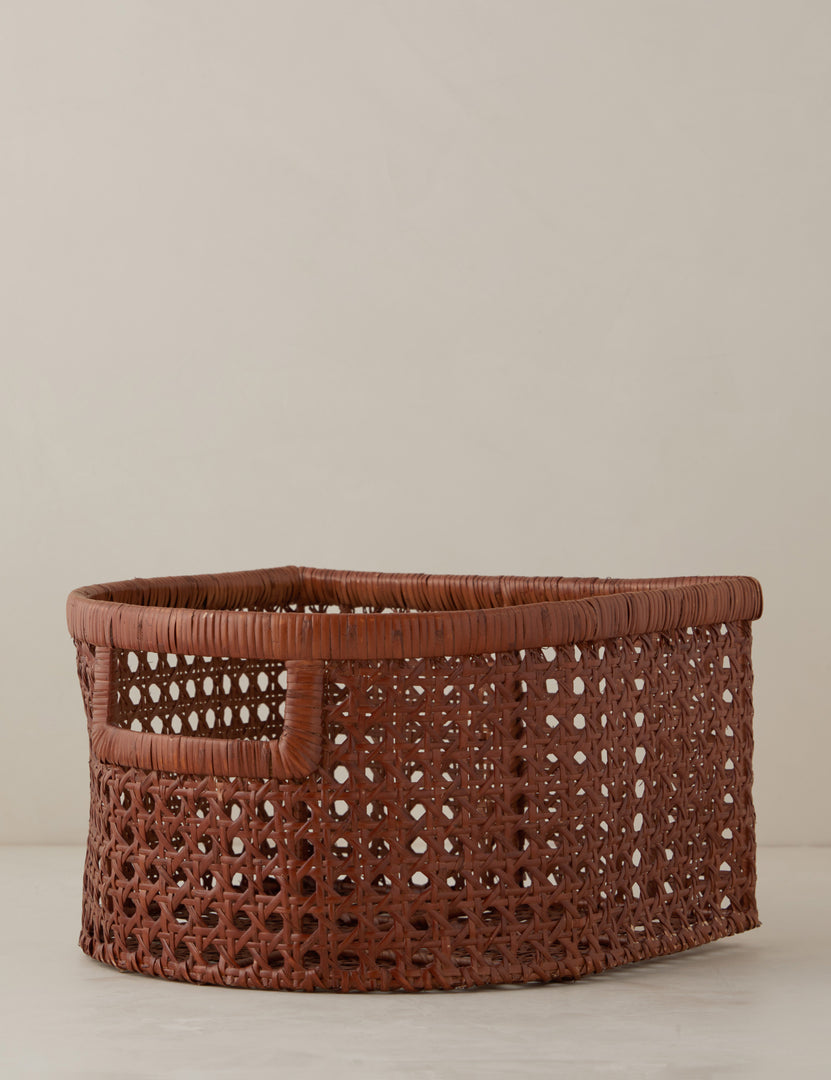 #color::russet #size::large