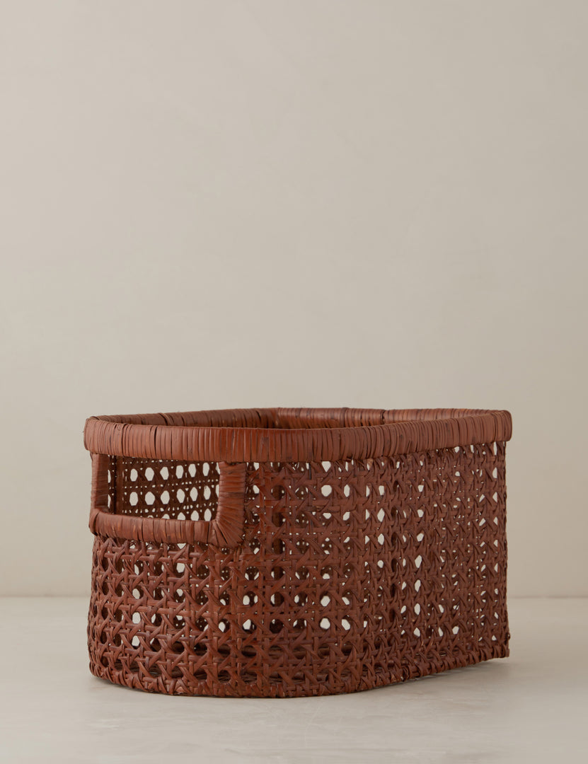 #color::russet #size::medium