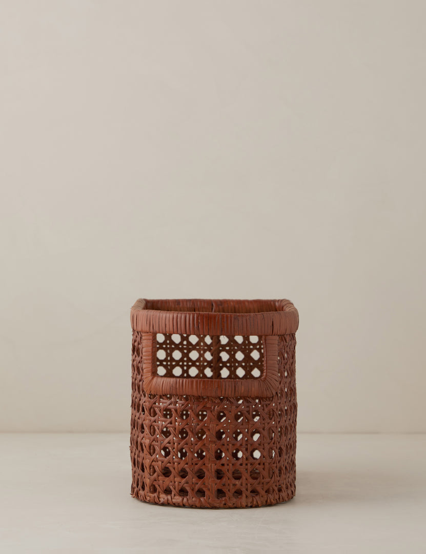 #color::russet #size::small