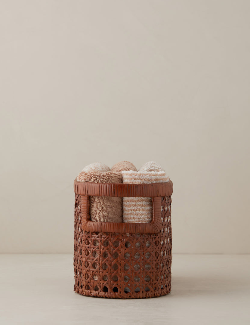 #color::russet #size::small
