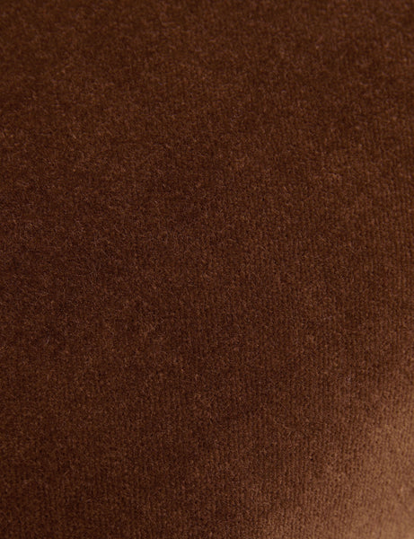 #color:chestnut #style::lumbar #style::square #fill type::with-feather-down-insert  #fill type::pillow-cover-only 