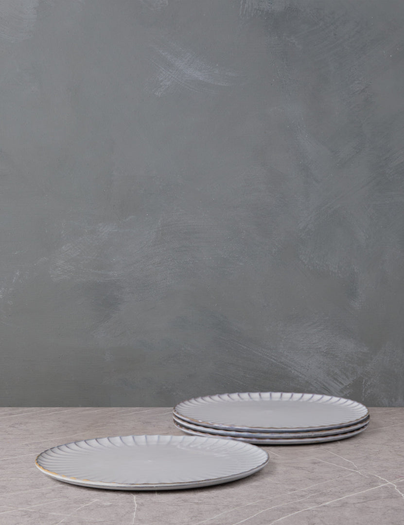 #color::white #style::dinner-plates--set-of-4