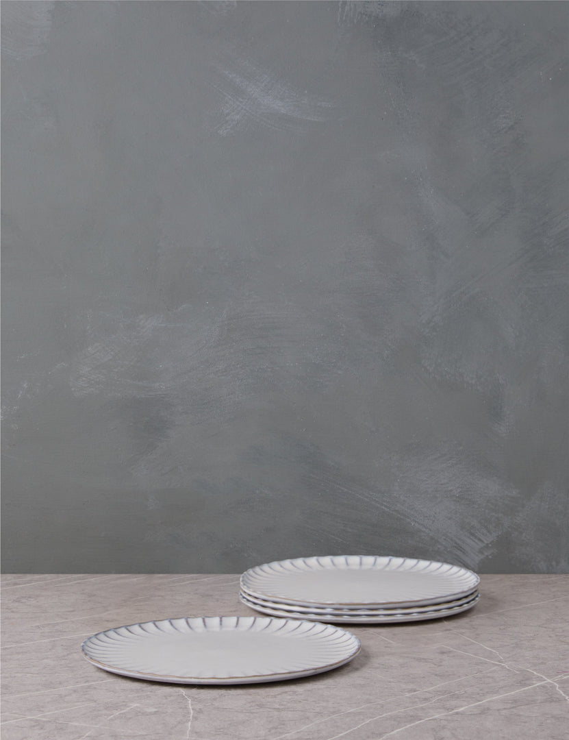 #color::white #style::salad-plates--set-of-4