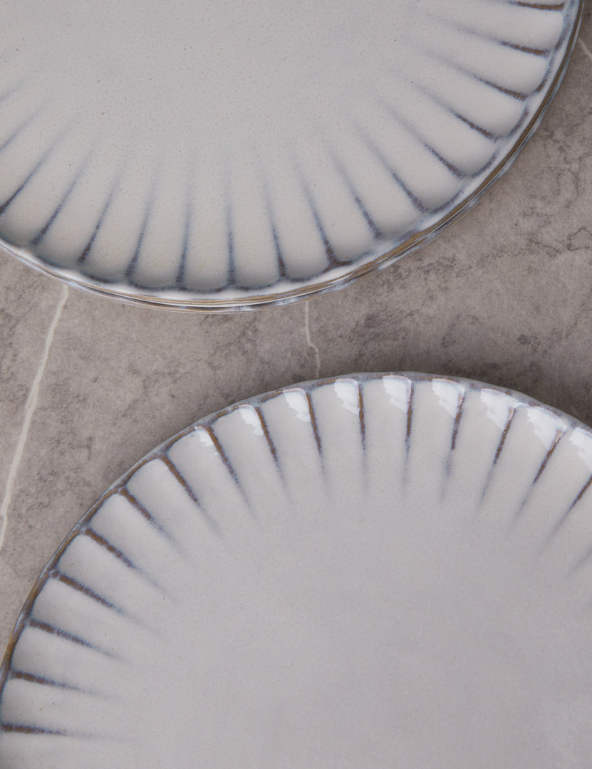 #color::white #style::salad-plates--set-of-4