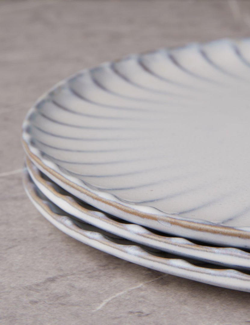 #color::white #style::salad-plates--set-of-4