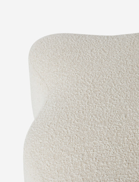 #color::ivory-boucle