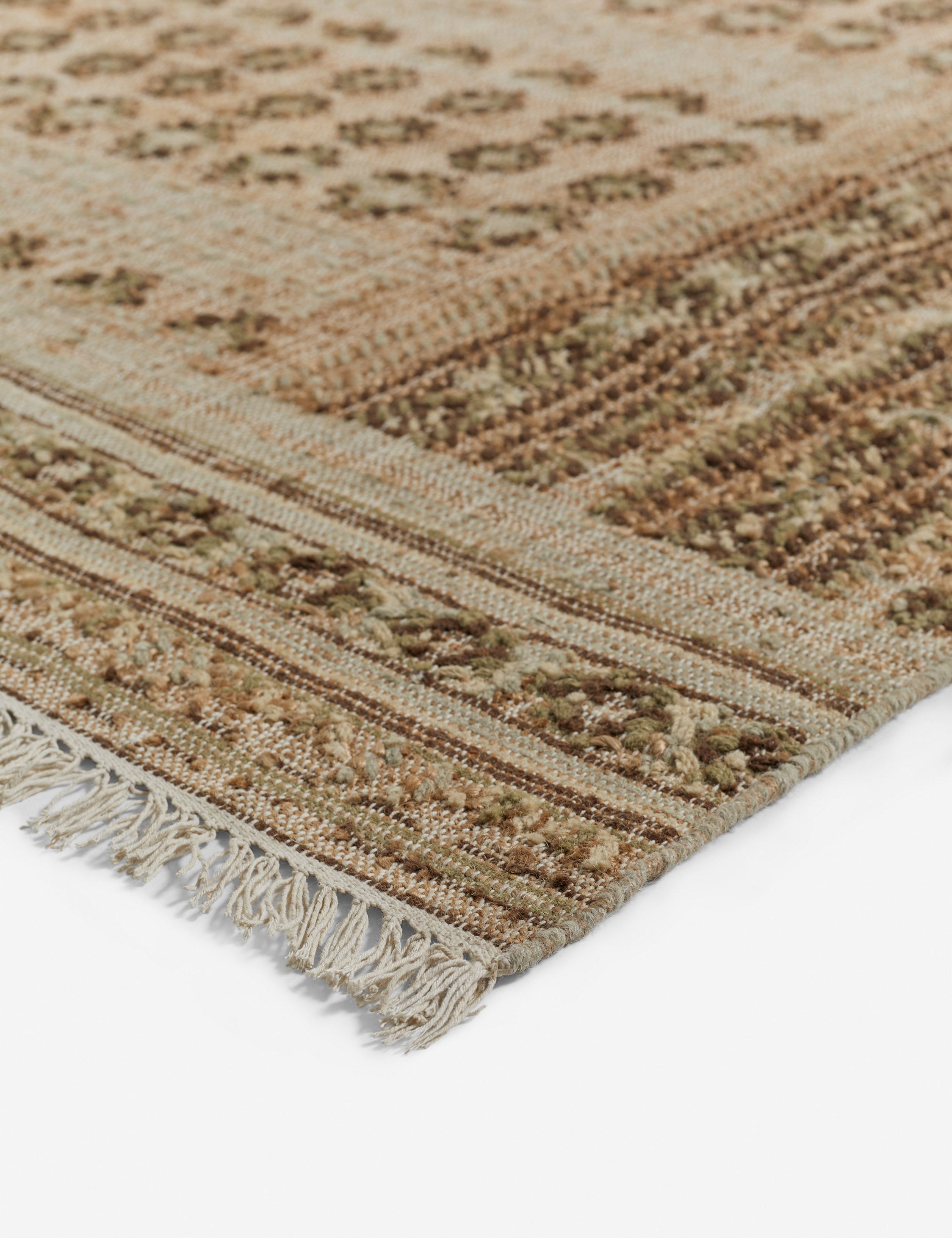 Fringed moss of the Keziah slate rug