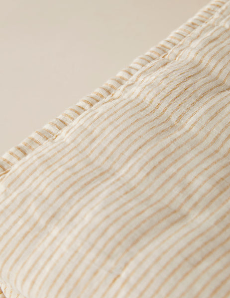#color::goldenrod-and-ivory #size::full-queen #size::king-cal-king