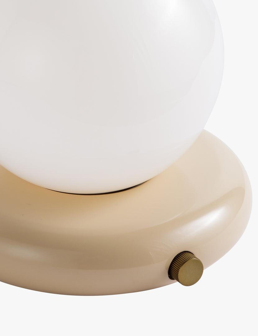 #color::cream