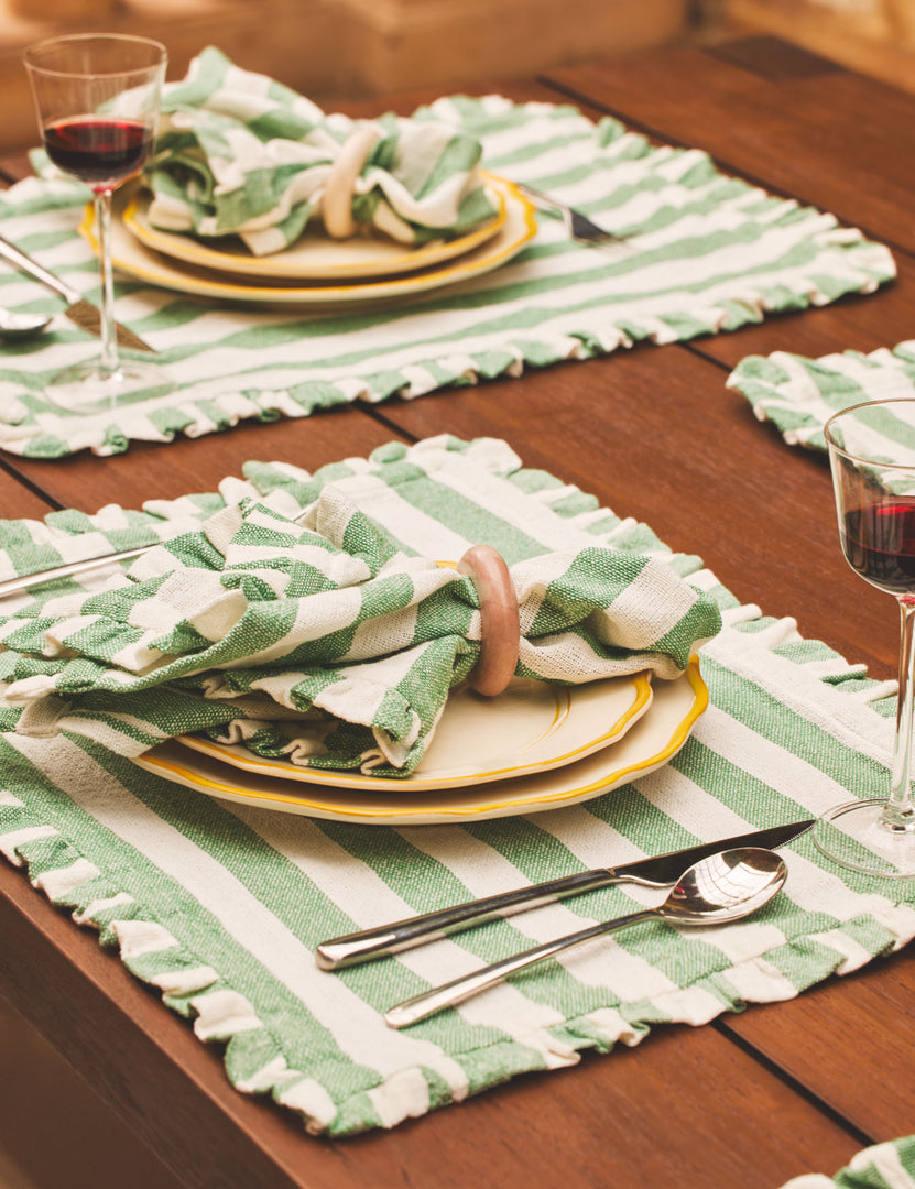 #color::giovanna-in-yellow #style::dinner-plates--set-of-4