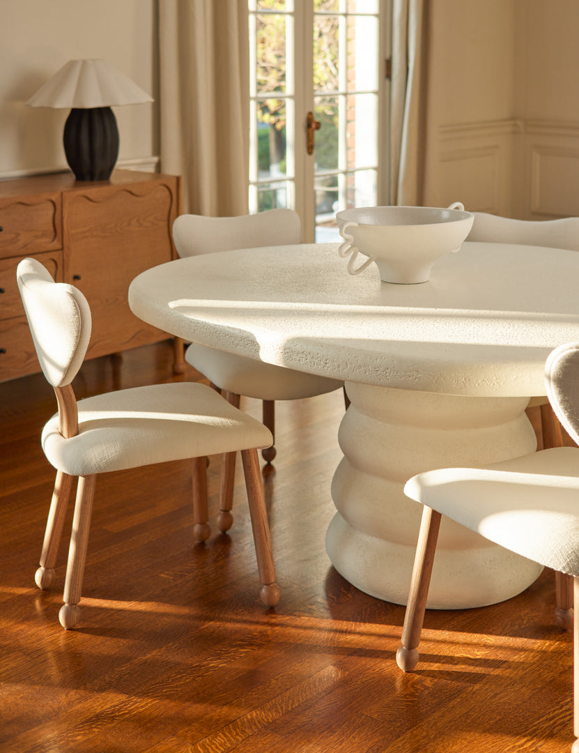 #color::ivory-linen