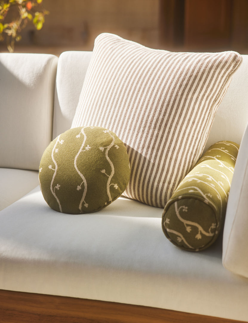#style::round #style::bolster