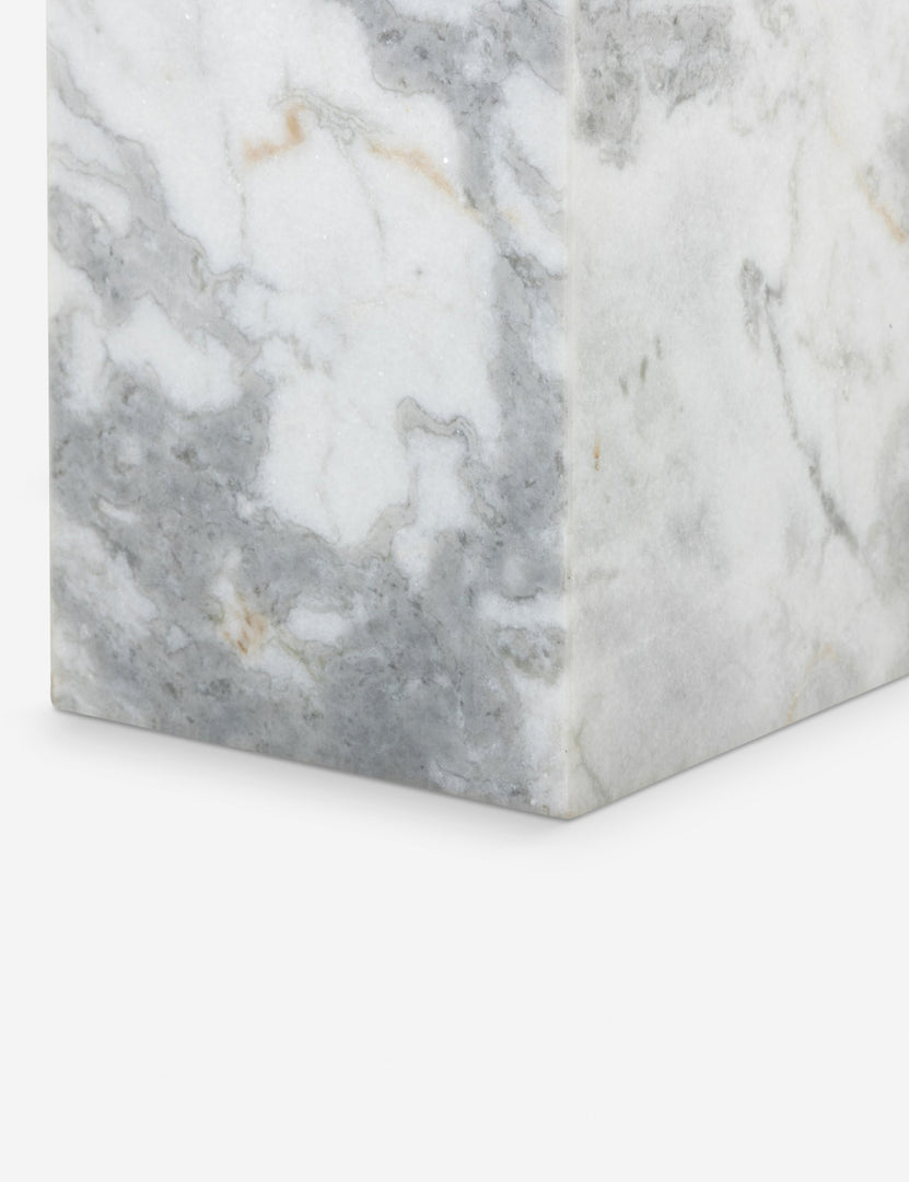 #color::white-marble #size::small #size::large