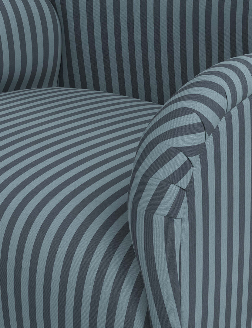 #color::blue-tonal-stripe