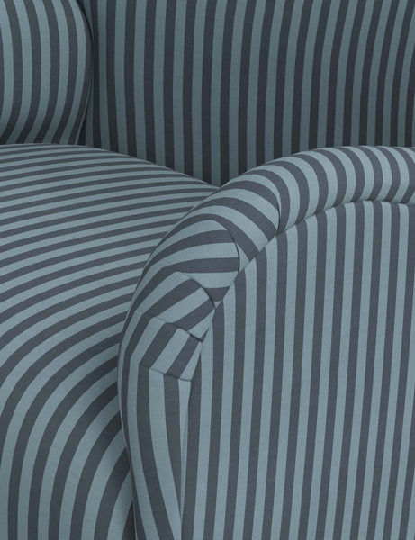#color::blue-tonal-stripe
