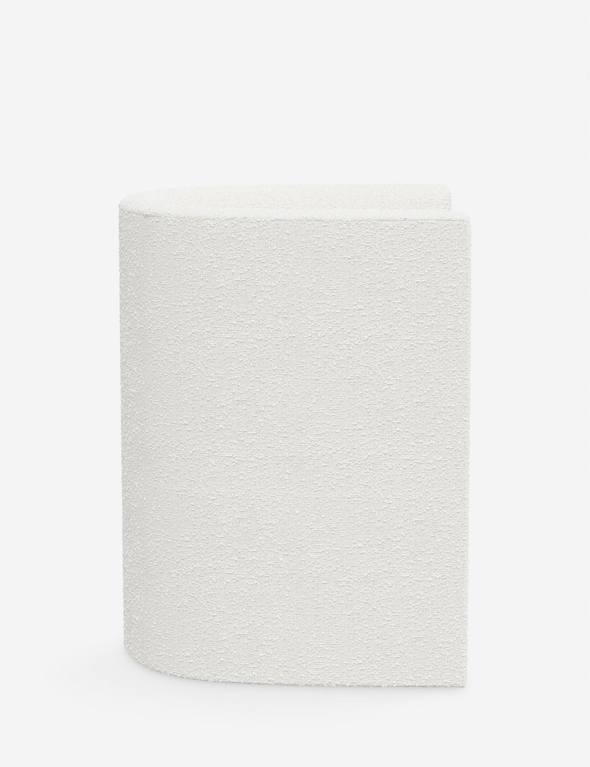 #color::white-boucle