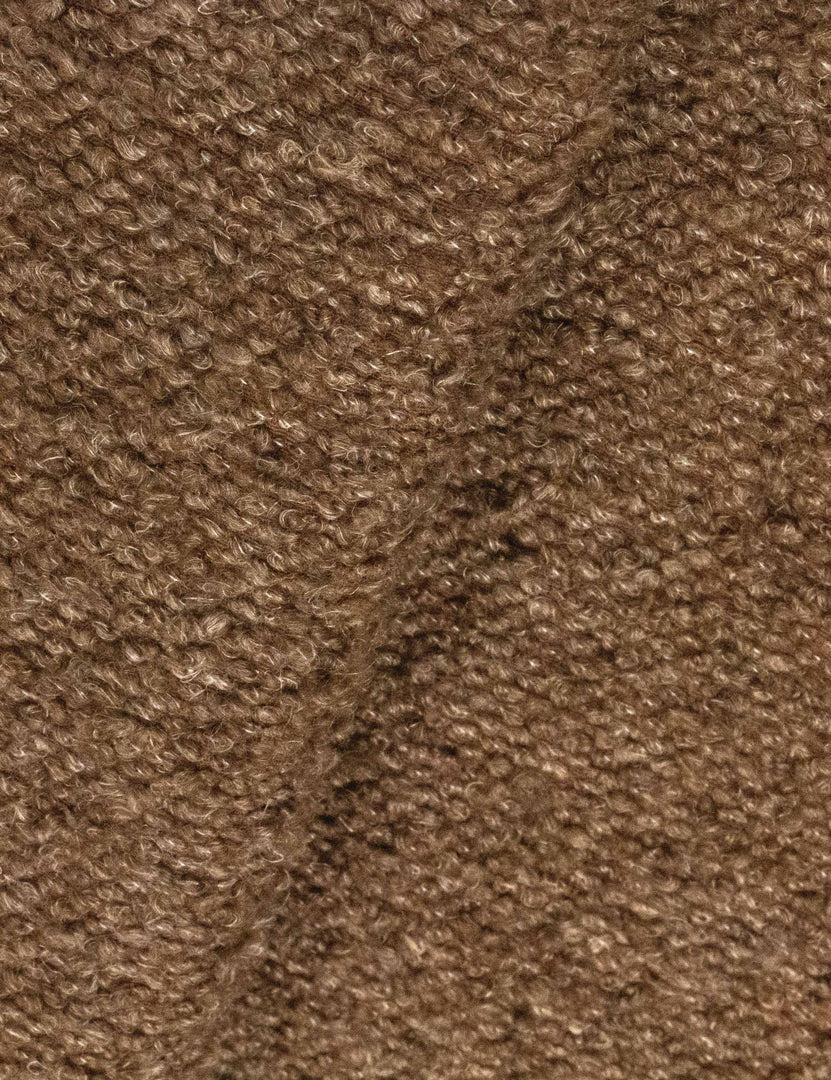 #color::brown-boucle