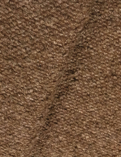 #color::brown-boucle