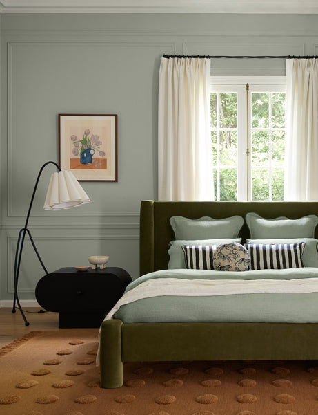 #color::black-and-ivory #style::lumbar #fill type::with-feather-down-insert  #fill type::pillow-cover-only