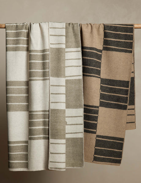 #color::ivory-and-olive #color::black-and-beige