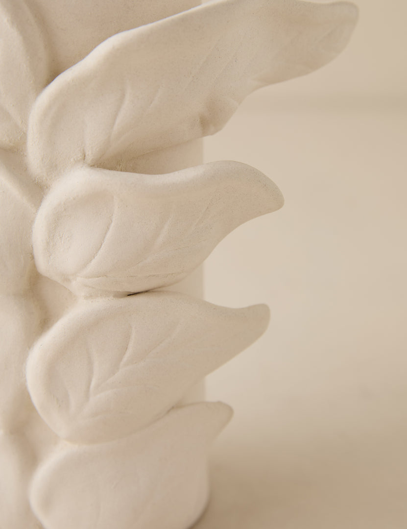 #color::ivory