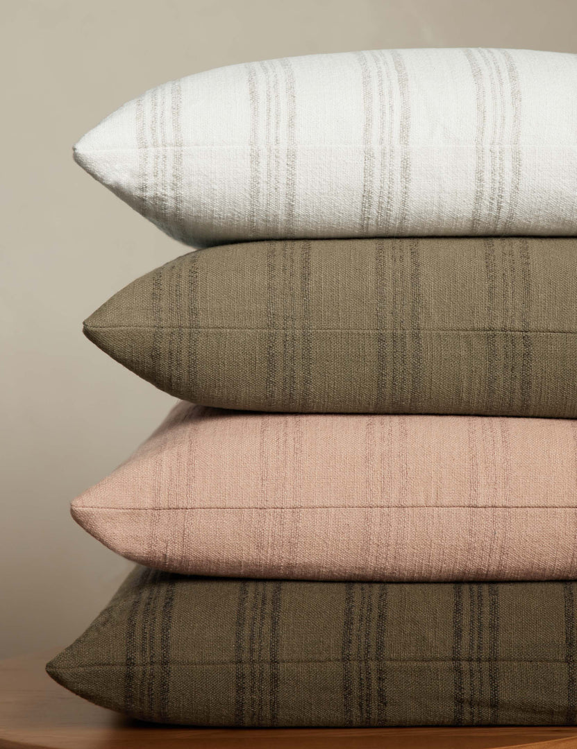 #color::thyme #color::ivory #color::olive #color::peach #style::lumbar #style::square