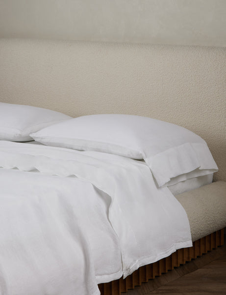 #color::white #size::king #size::standard
