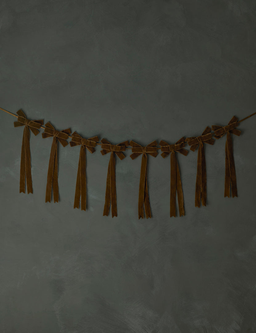 #color::toast | Mauree velvet bow garland