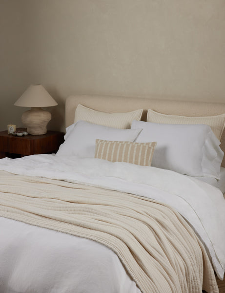 #color::white #size::full-queen #size::king-cal-king #type::duvet-cover #type::duvet-set