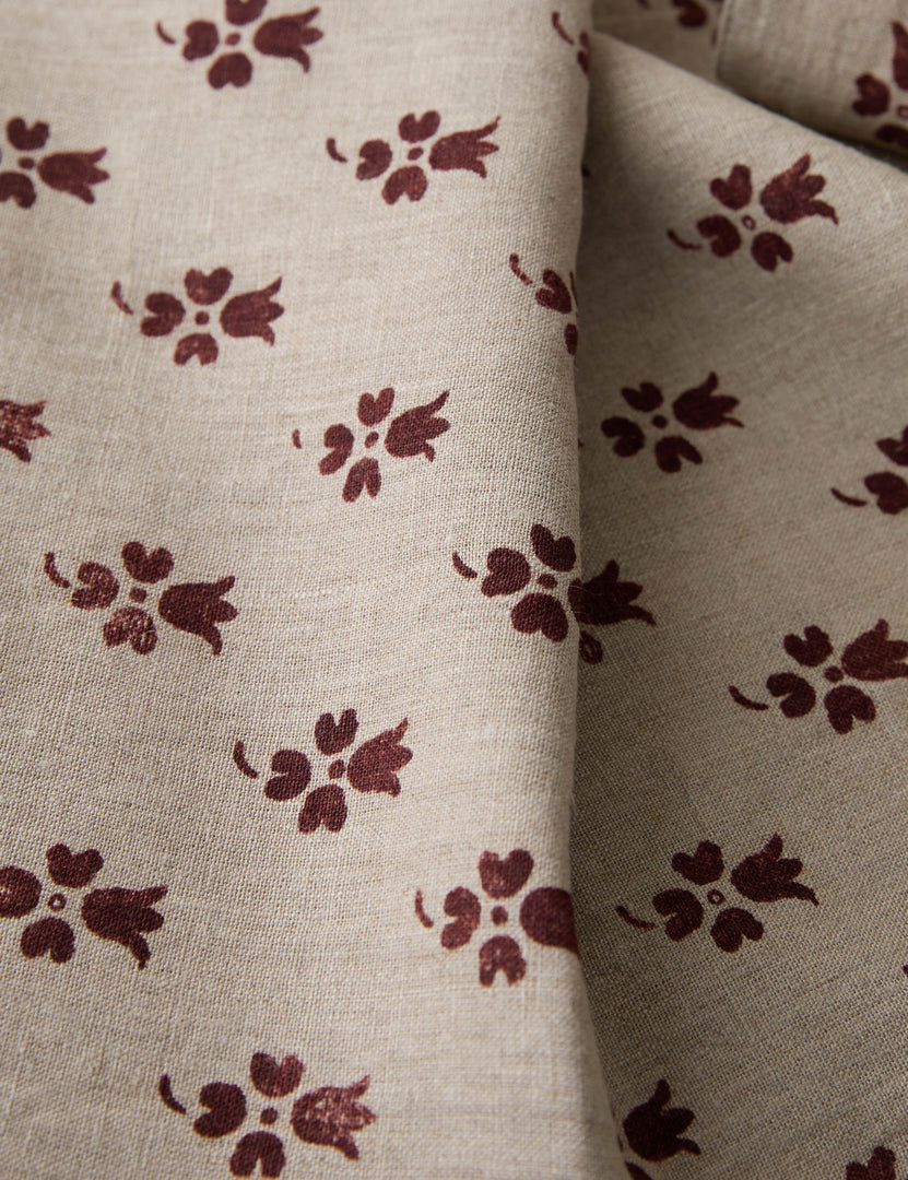 #color::cranberry #style::90- #style::120-