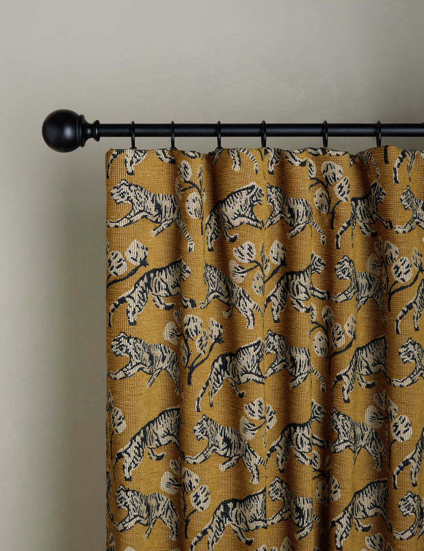 #color::gold #size::50--x-84- #size::50--x-96- #size::50--x-108- #size::50--x-120- #lining-type::cotton-lining