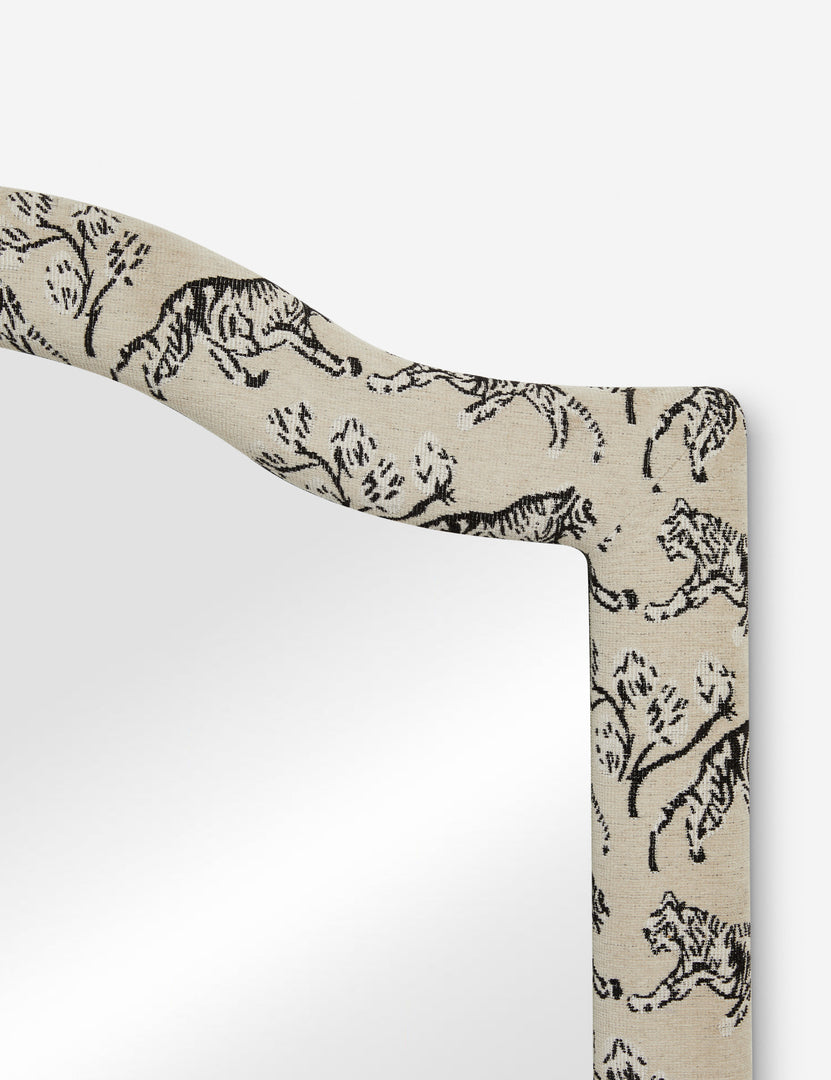 #color::ivory