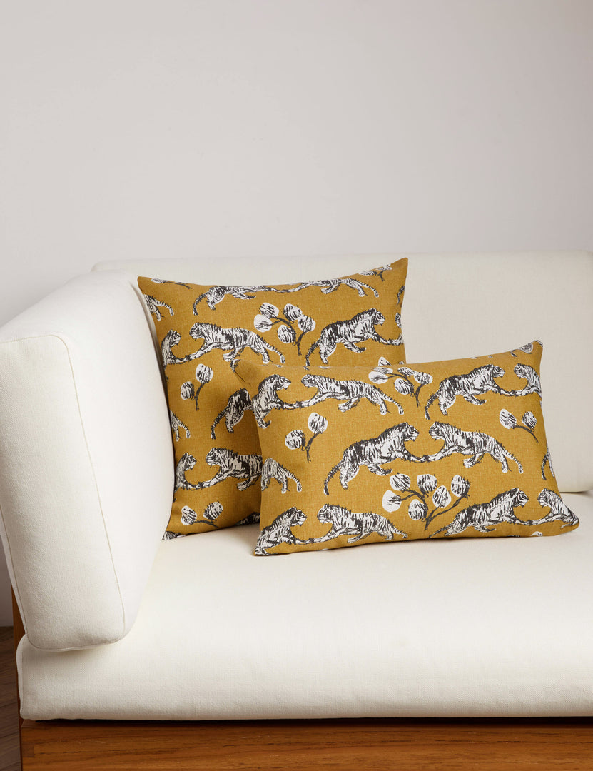 #color::goldenrod #size::18--x-18- #size::20--x-20- #size::15--x-22- 