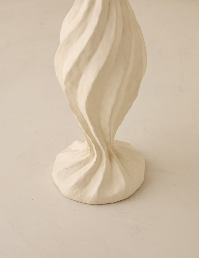 #color::ivory