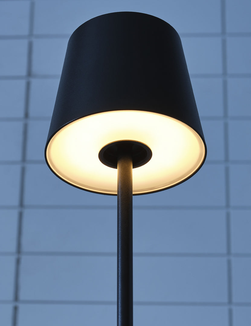 #color::black #size::small