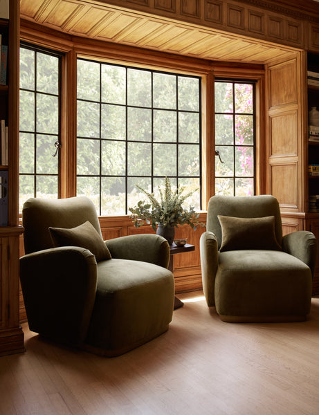#color::olive #style::lumbar #fill type::with-feather-down-insert  #fill type::pillow-cover-only 