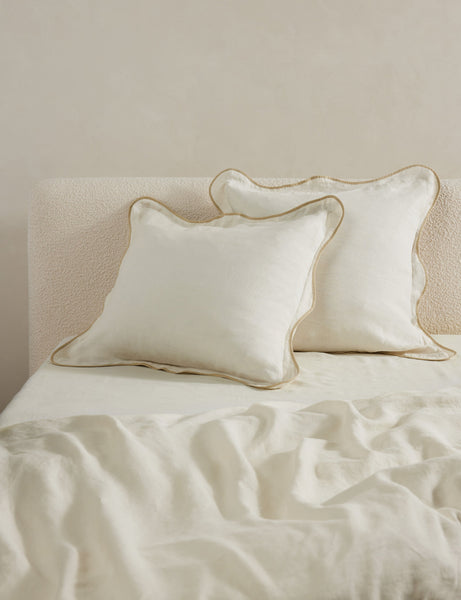 #color::cream #size::euro
