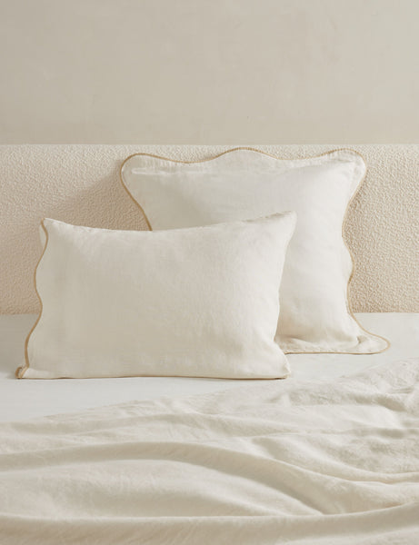 #color::cream #size::euro #size::standard #size::king