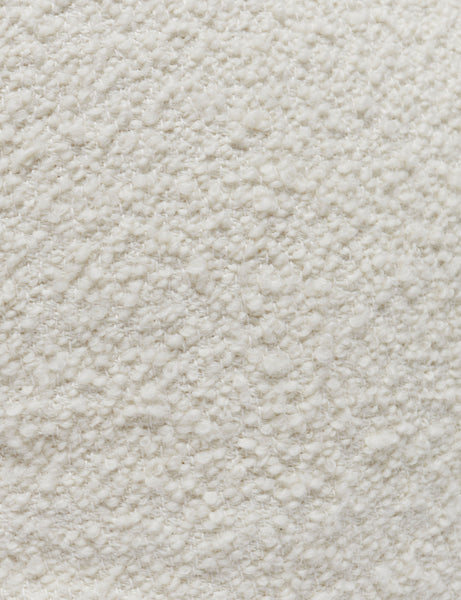 #color::ivory #style::square #style::lumbar