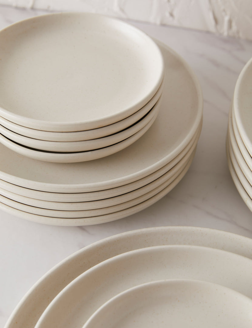 #color::vanilla #style::18-piece-set-plates
