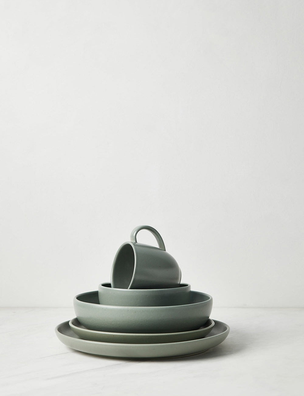 Pacifica artichoke green Dinnerware 5-Piece Place Setting by Casafina