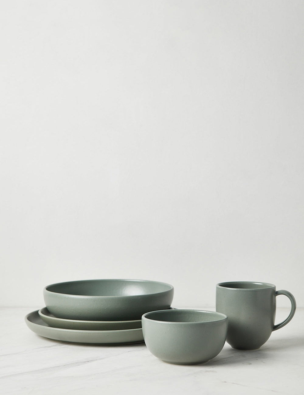 Pacifica artichoke green Dinnerware 5-Piece Place Setting by Casafina