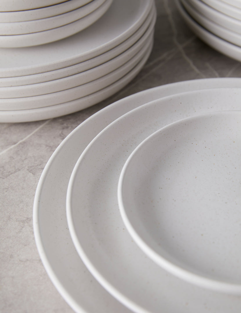 #color::salt #style::18-piece-set-plates