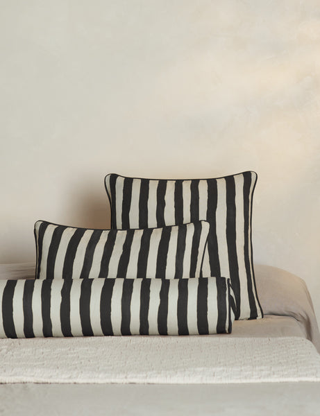 #color::black-and-ivory