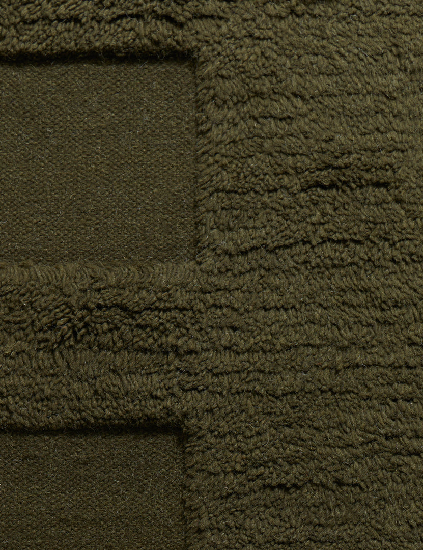 #color::moss #size::6--x-9- #size::8--x-10- #size::9--x-12- #size::10--x-14- #size::12--x-15- | Raita subtle bar patter fringe area rug in moss green