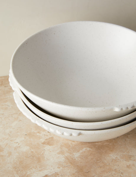#color::cream #style::pasta-bowls--set-of-4