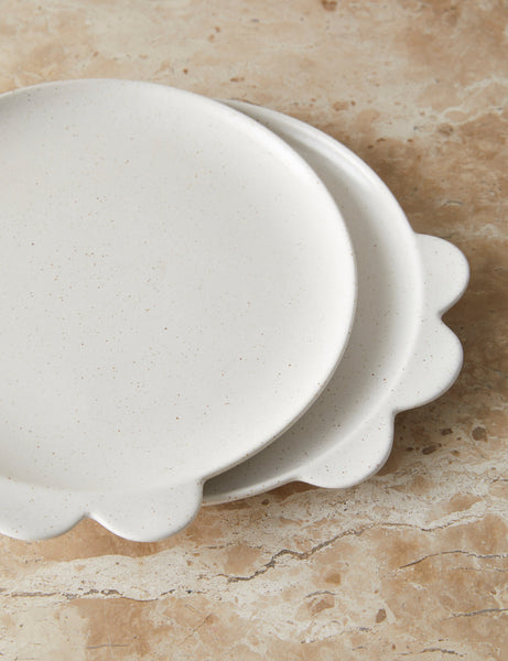 #color::cream #style::salad-plates--set-of-4