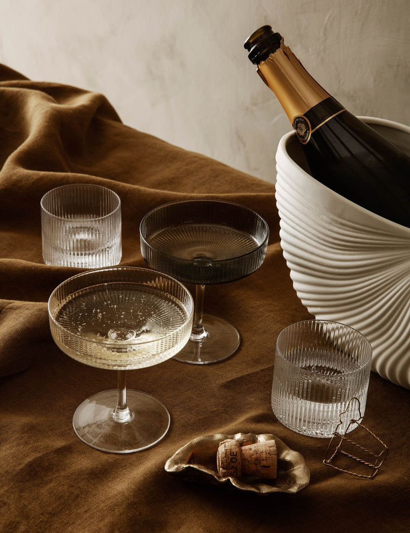 #color::clear #color::gray #style::champagne-coupes--set-of-2