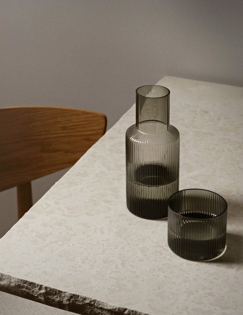 #color::gray #style::carafe-set